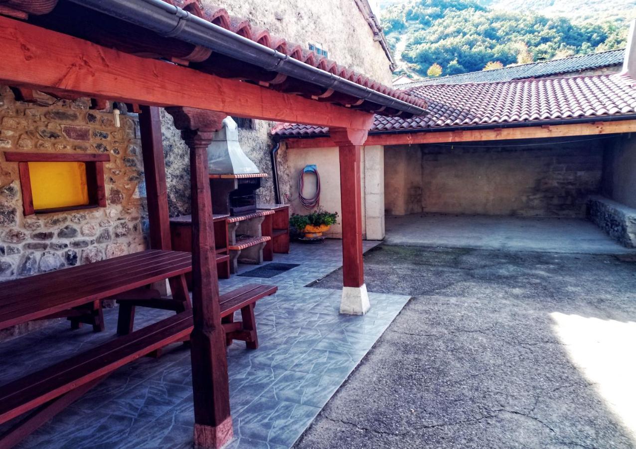 Casa Rural Buron Posada De Valdeon Eksteriør billede