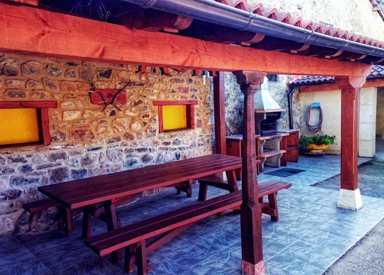 Casa Rural Buron Posada De Valdeon Eksteriør billede